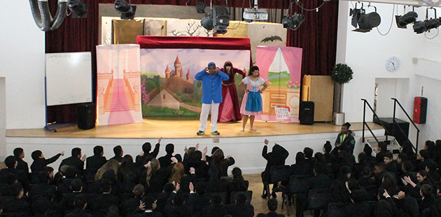 She's behind you - Cinderella