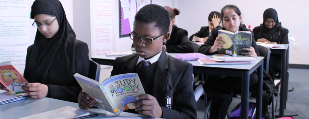 Students DEAR - Drop Everything And Read