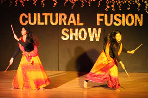 Dancers Nasima and Zahra